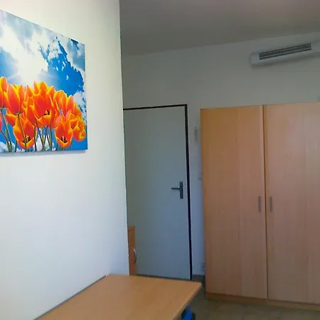 Einsteinova Petrzalka Station ホームステイ ブラチスラヴァ