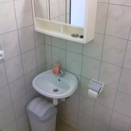 Einsteinova Petrzalka Station ホームステイ *