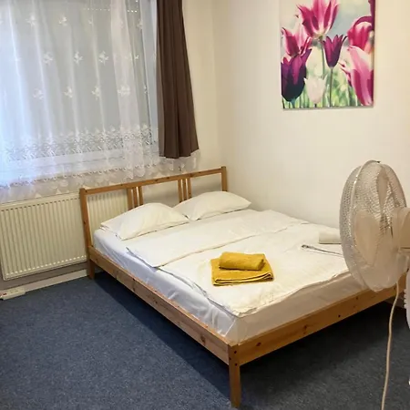 Einsteinova Petrzalka Station ブラチスラヴァ