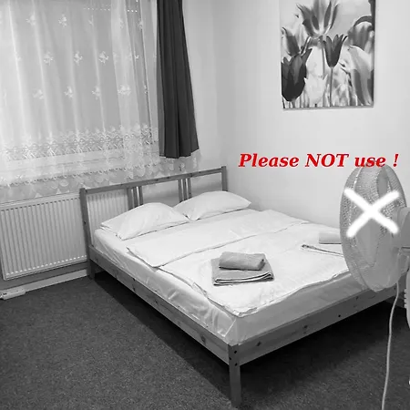 Einsteinova Petrzalka Station Habitación en casa particular Bratislava