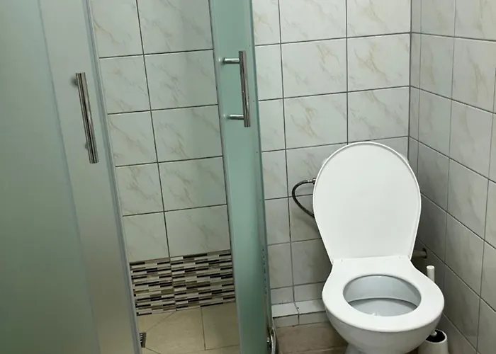 Gazde/Camere de închiriat Einsteinova Petrzalka Station