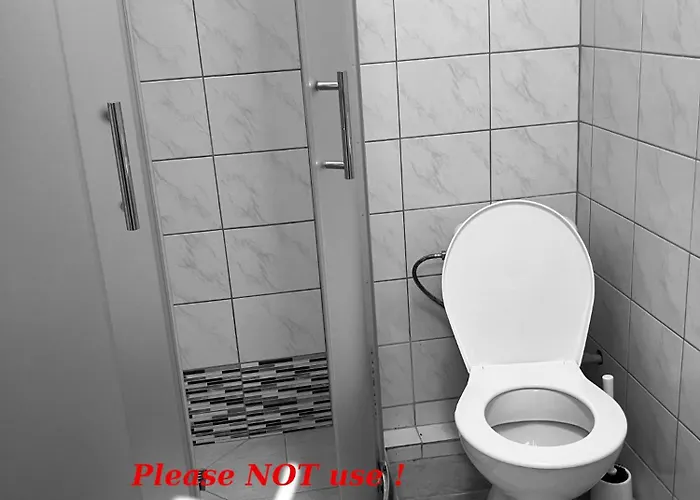 Einsteinova Petrzalka Station Gazde/Camere de închiriat