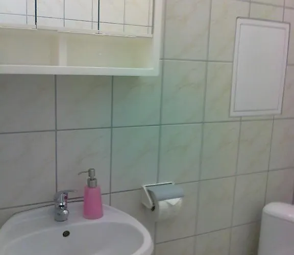 Einsteinova Petrzalka Station Gazde/Camere de închiriat Bratislava