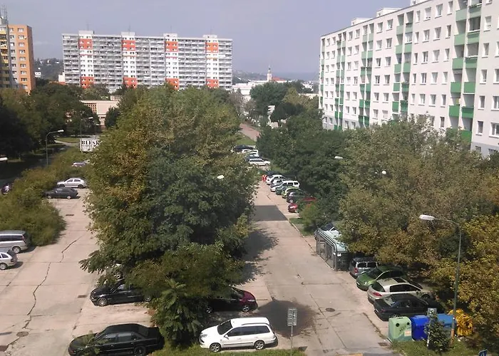 Einsteinova Petrzalka Station Ubytovanie v rodine *