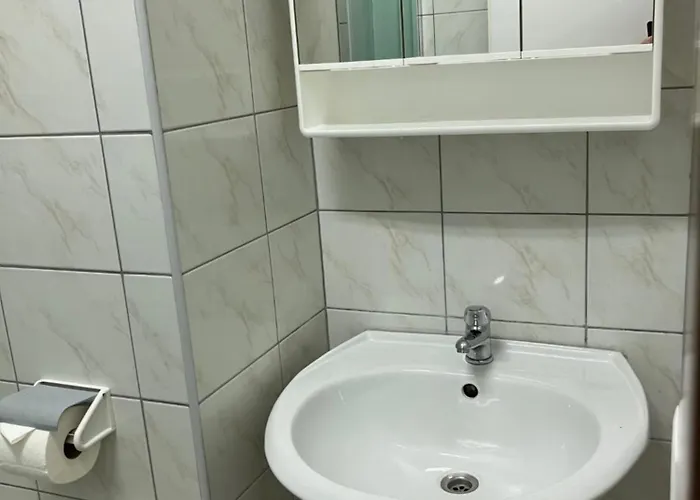 Einsteinova Petrzalka Station Gazde/Camere de închiriat