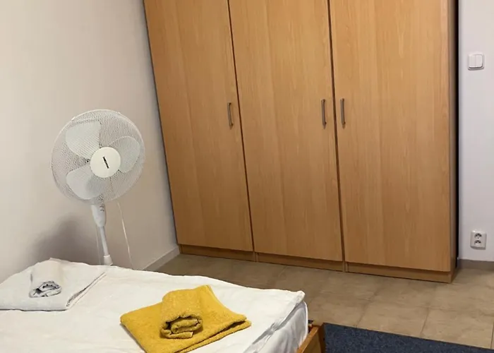 Gazde/Camere de închiriat Einsteinova Petrzalka Station *